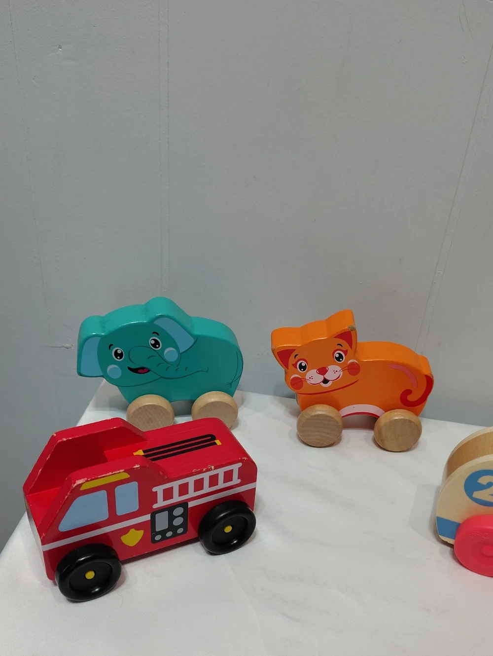 Melissa & Doug Wooden Vehicle & Animal Toy Bundle‎ Fire Truck Go Cars Bus